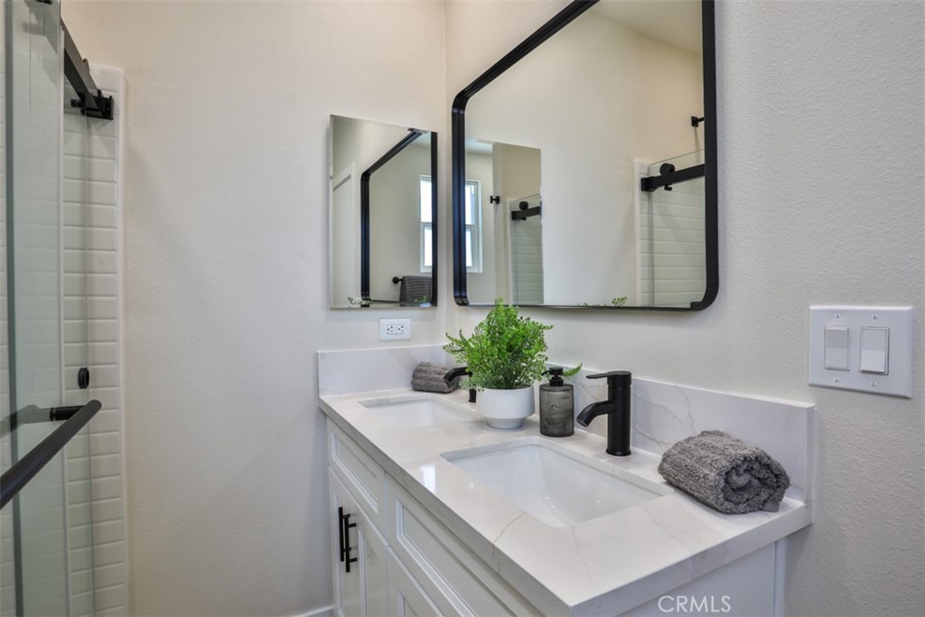 20975 Oleander Avenue