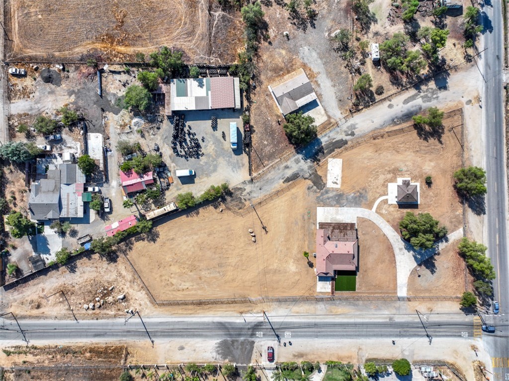 20975 Oleander Avenue