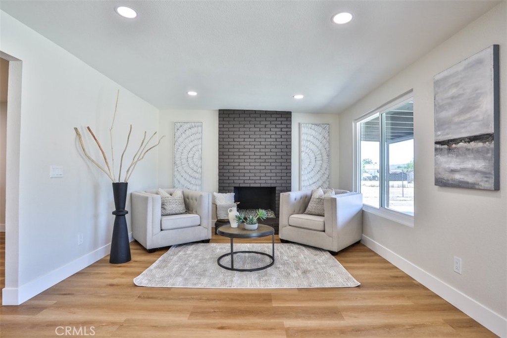 20975 Oleander Avenue