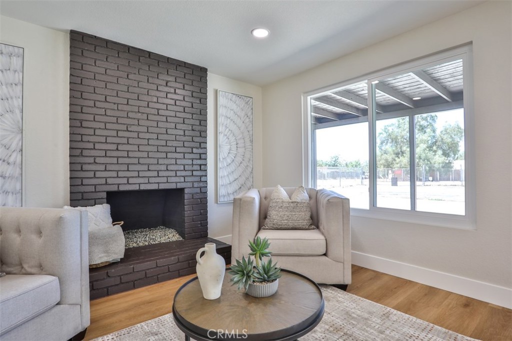 20975 Oleander Avenue