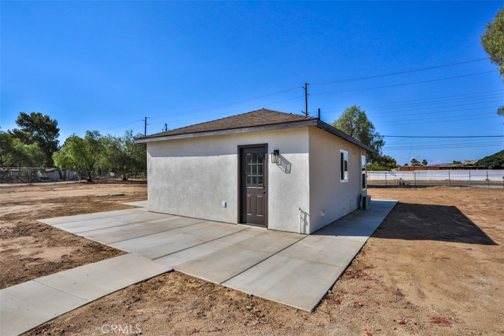 20975 Oleander Avenue