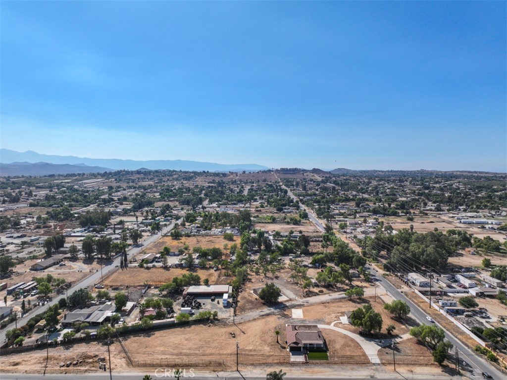 20975 Oleander Avenue