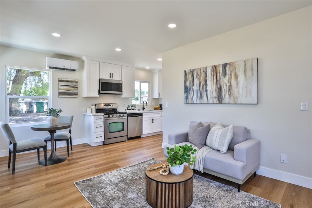 20975 Oleander Avenue