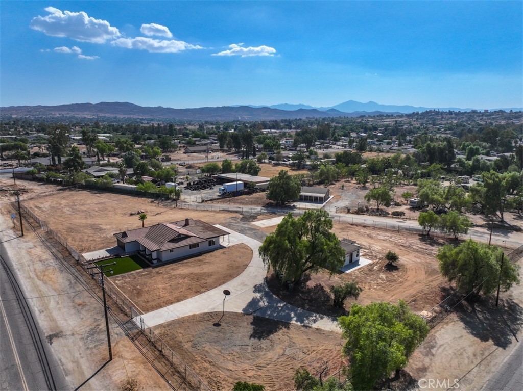 20975 Oleander Avenue