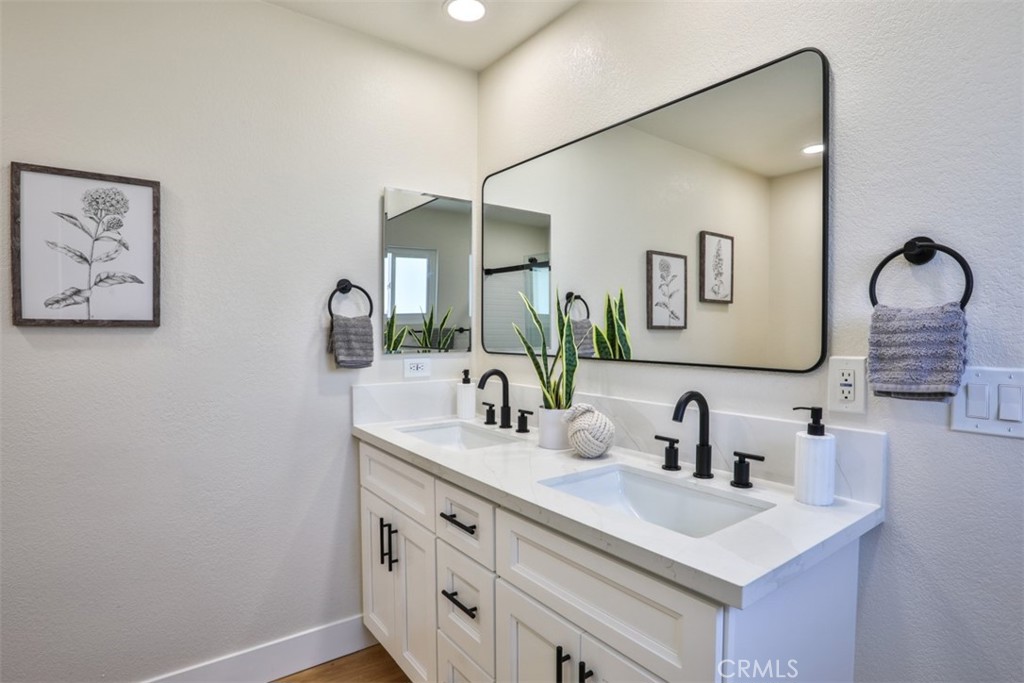 20975 Oleander Avenue