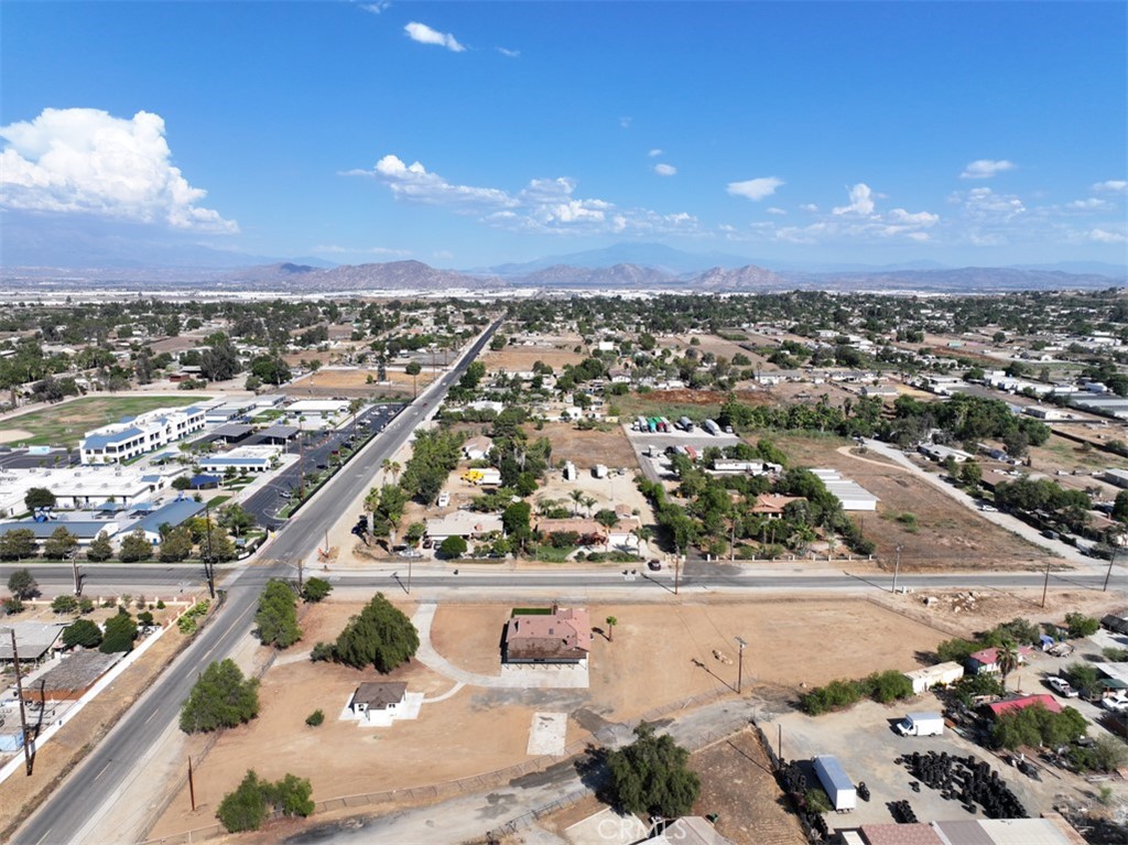 20975 Oleander Avenue