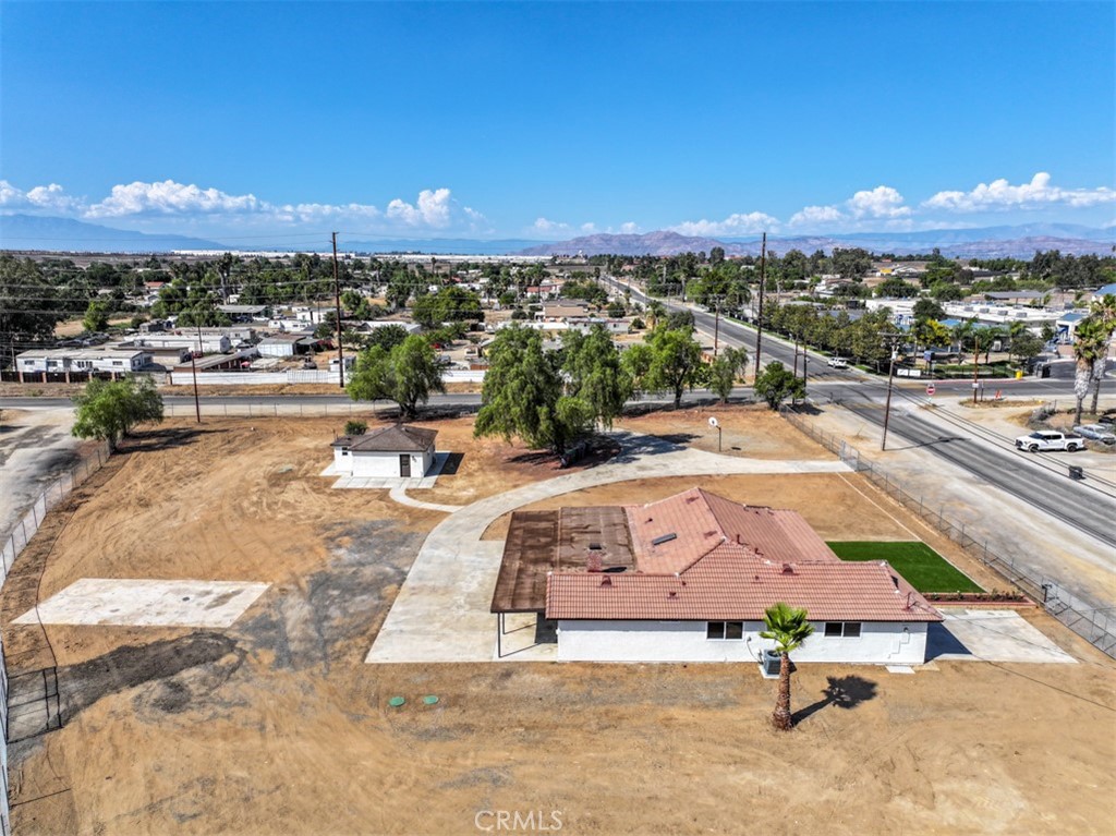 20975 Oleander Avenue