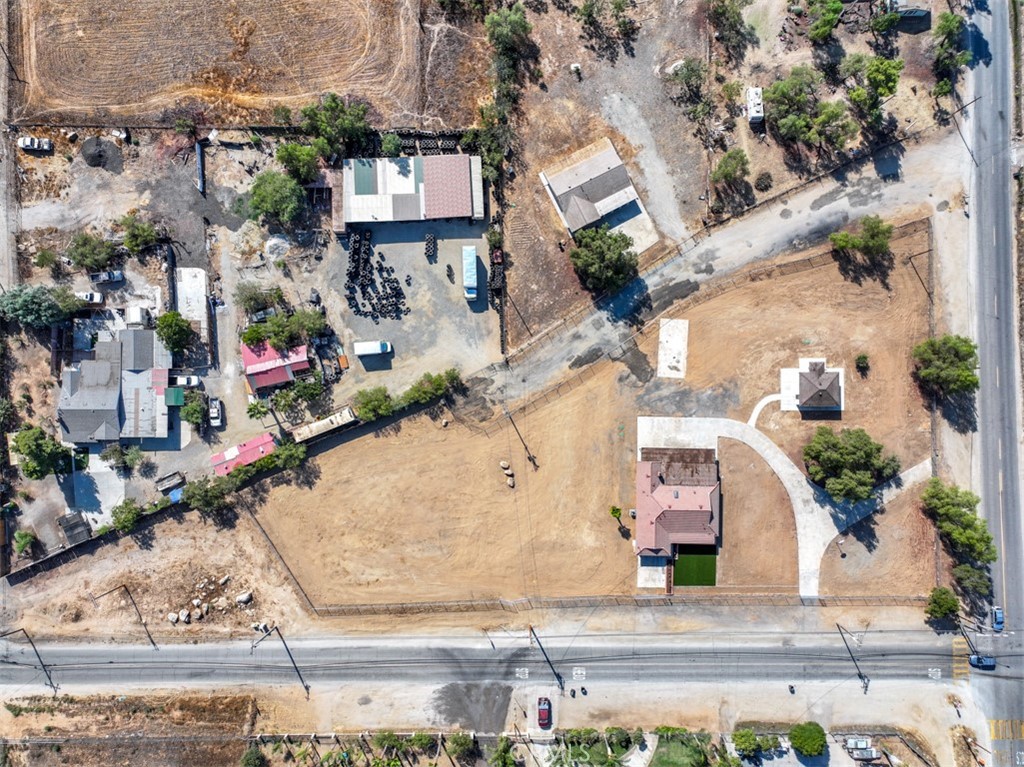 20975 Oleander Avenue