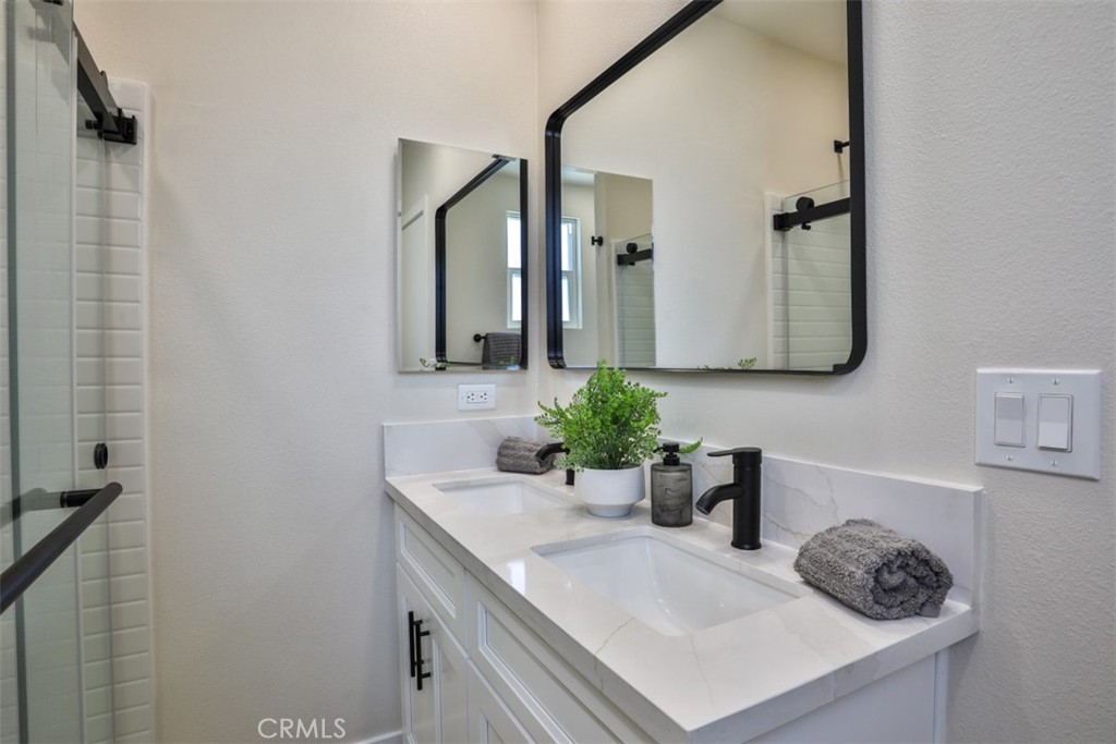 20975 Oleander Avenue