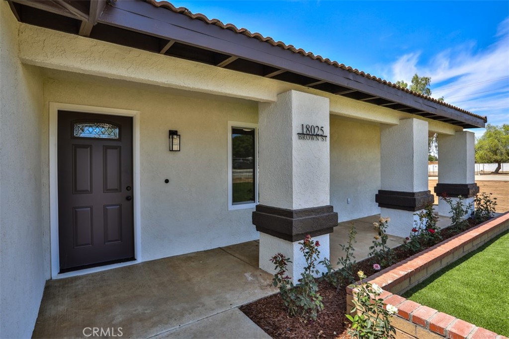 20975 Oleander Avenue