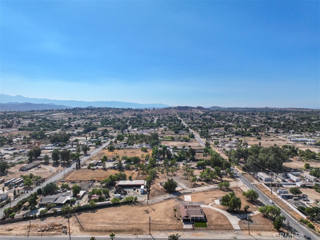 20975 Oleander Avenue