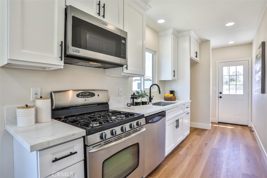 20975 Oleander Avenue