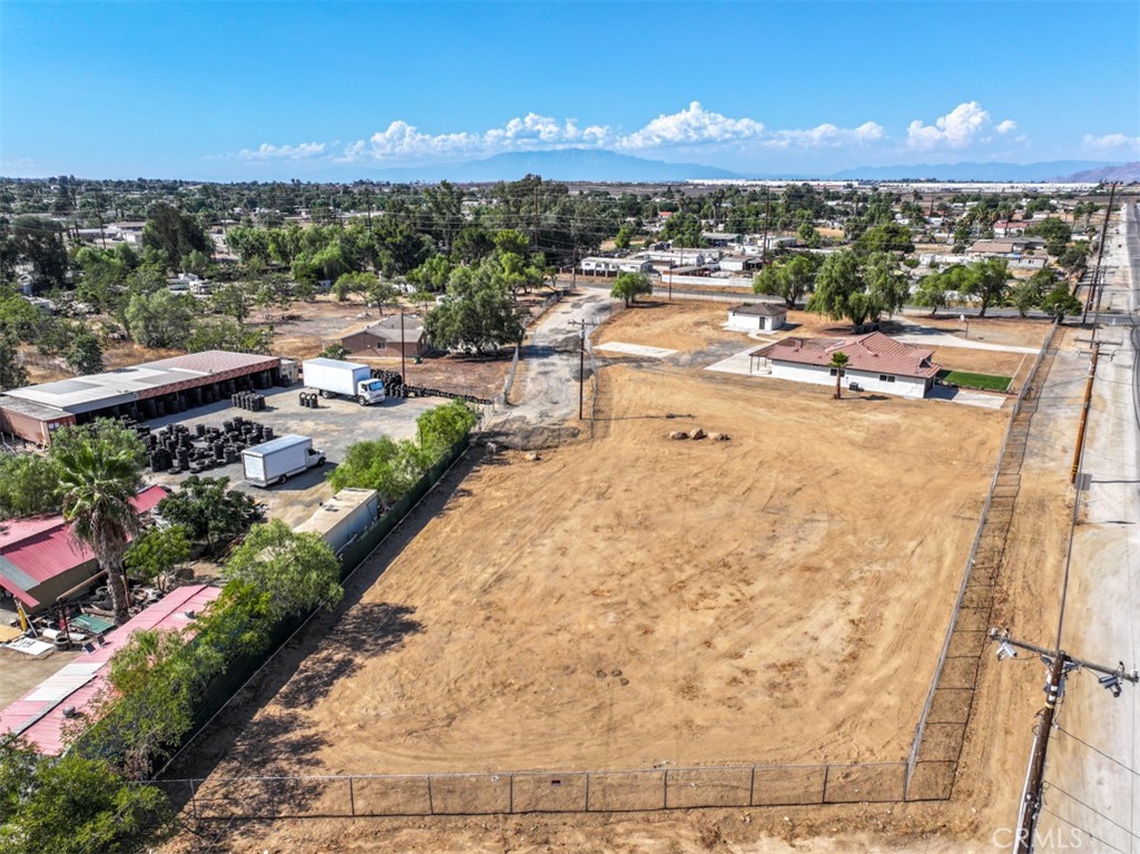 20975 Oleander Avenue