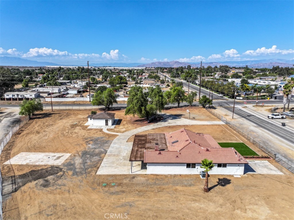 20975 Oleander Avenue