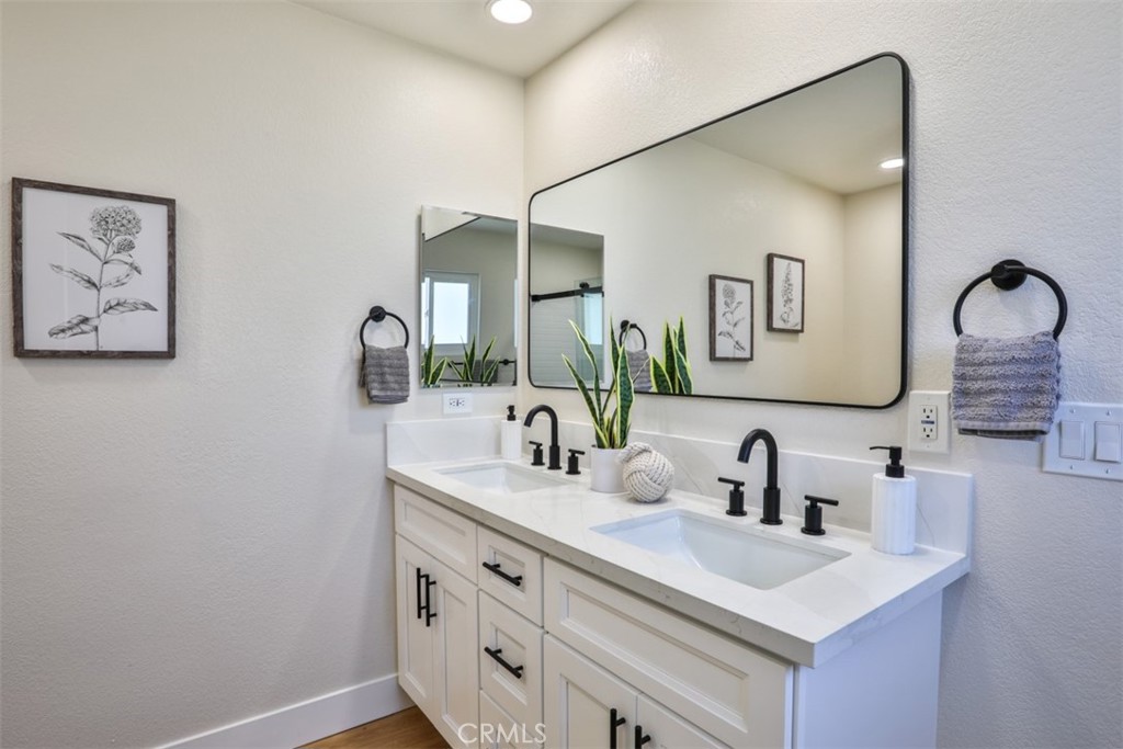 20975 Oleander Avenue