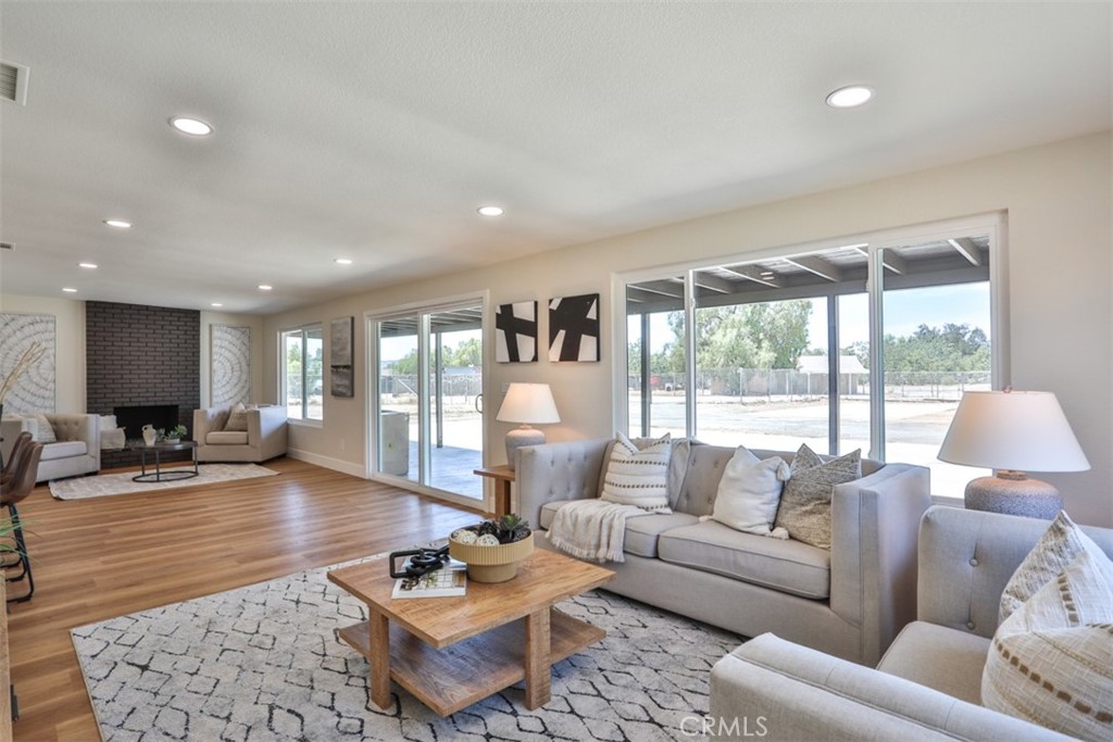 20975 Oleander Avenue