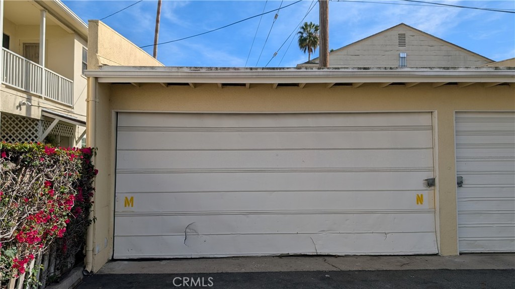 1601 N Flower Street