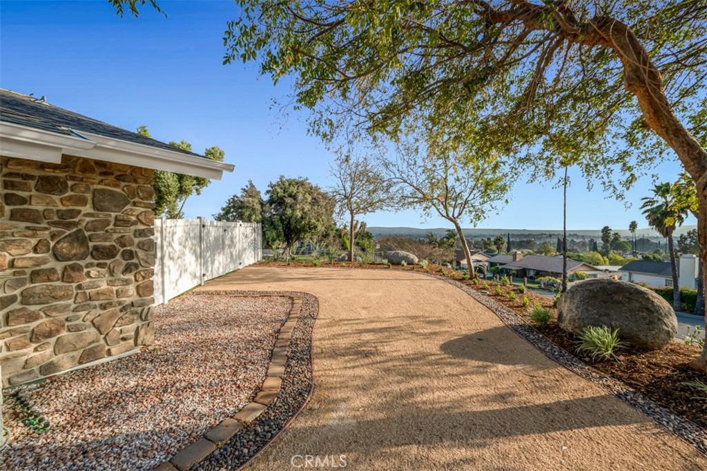 7025 Vista Del Verde