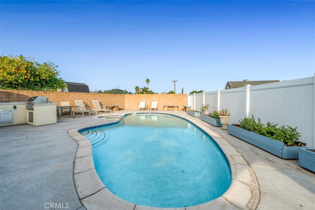 7025 Vista Del Verde