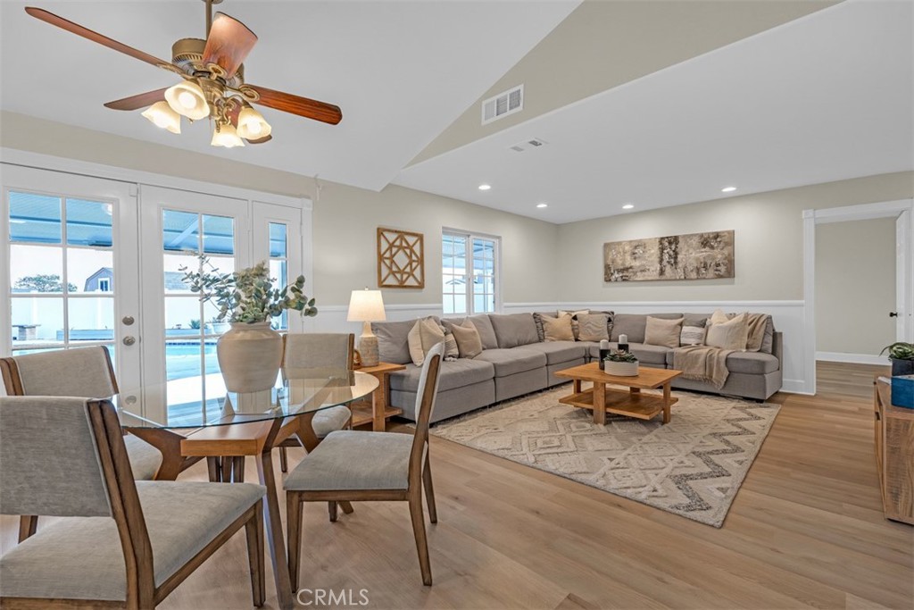 7025 Vista Del Verde