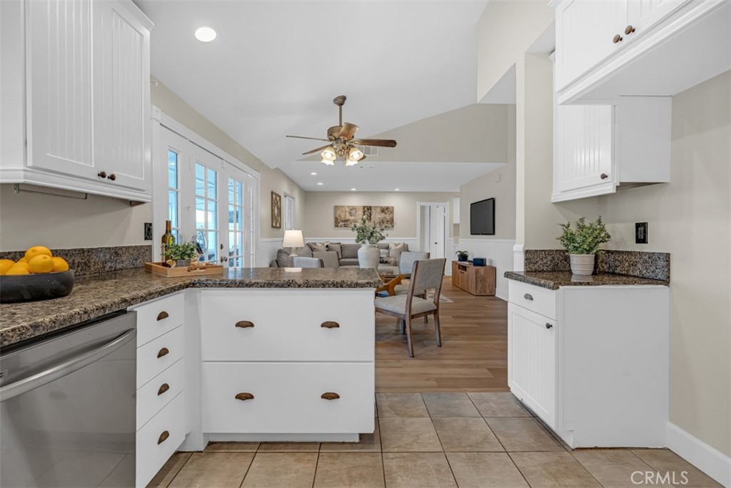 7025 Vista Del Verde