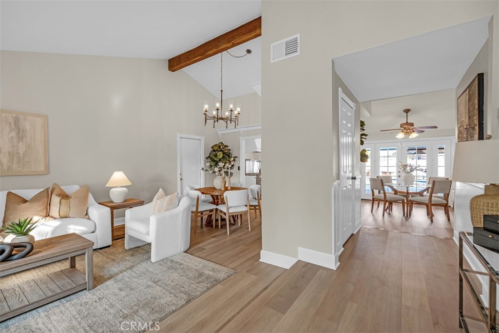 7025 Vista Del Verde