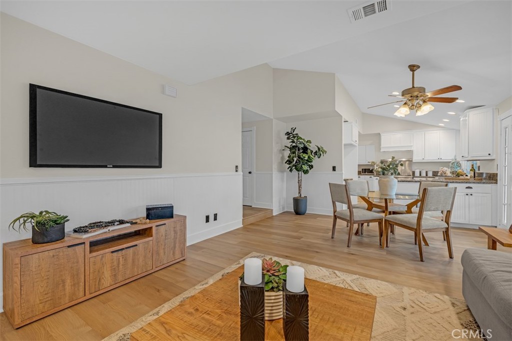 7025 Vista Del Verde