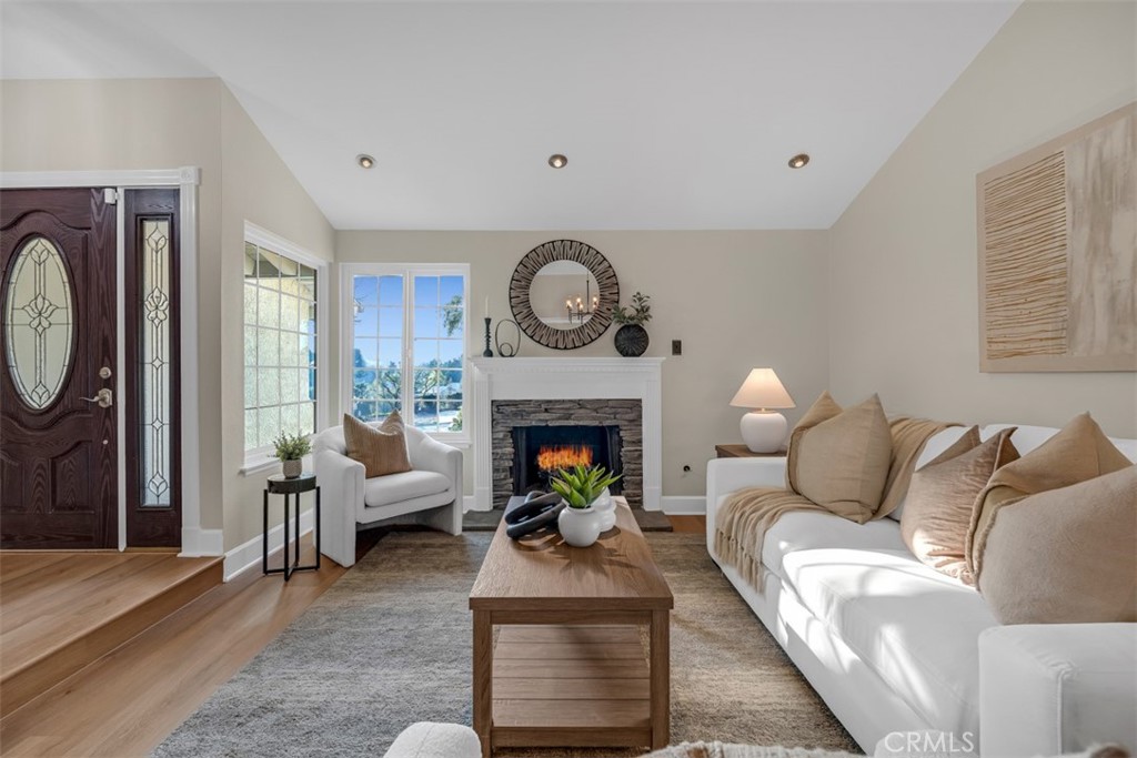 7025 Vista Del Verde