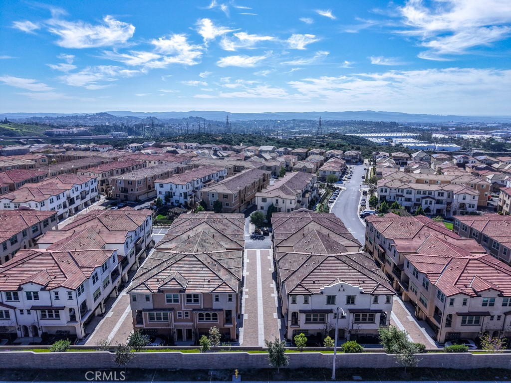 608 White Oaks