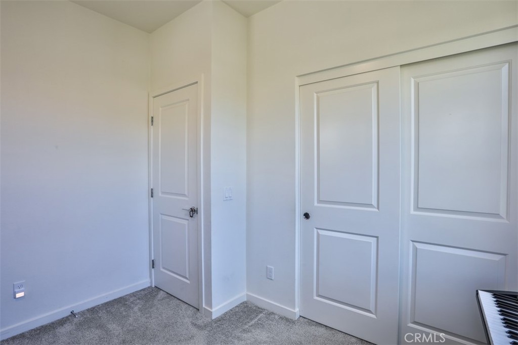 608 White Oaks