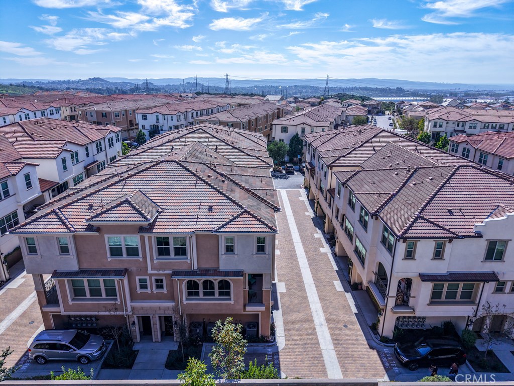 608 White Oaks