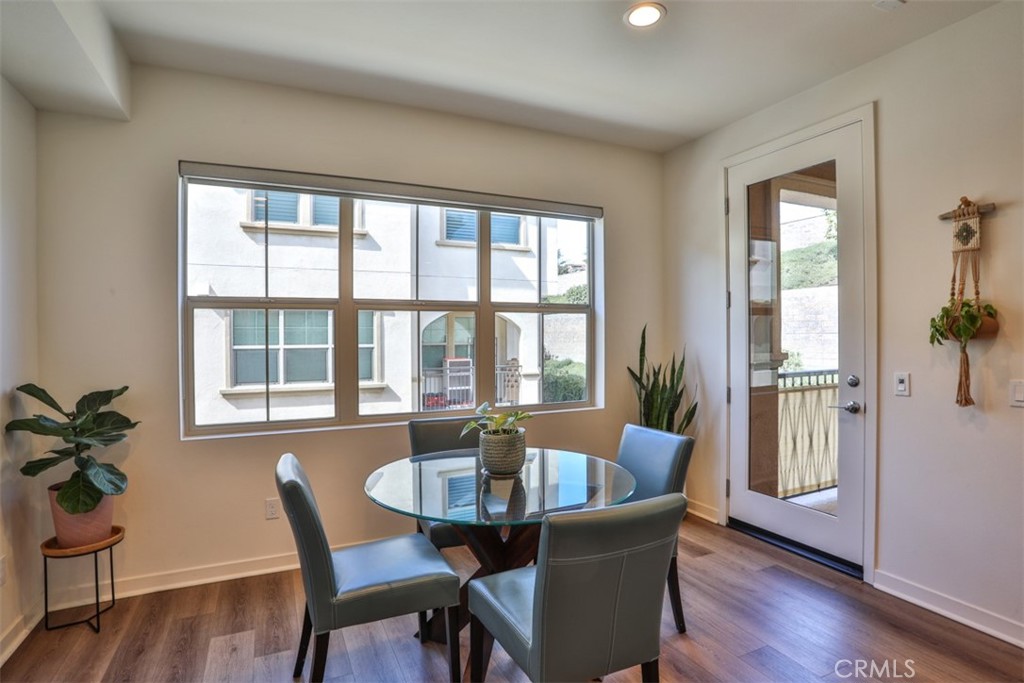 608 White Oaks
