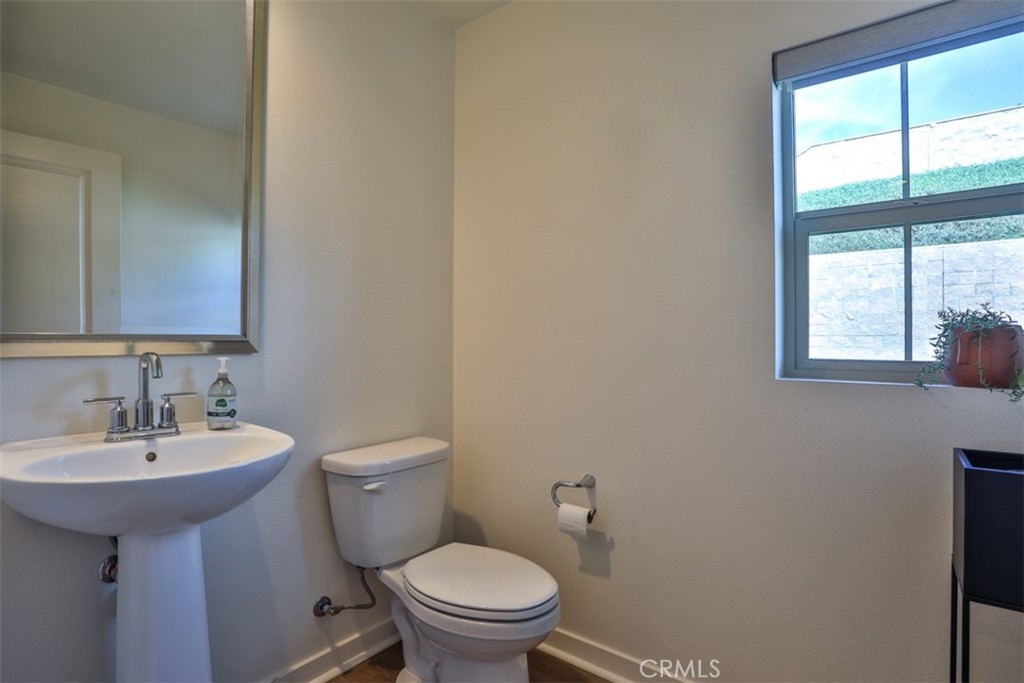 608 White Oaks
