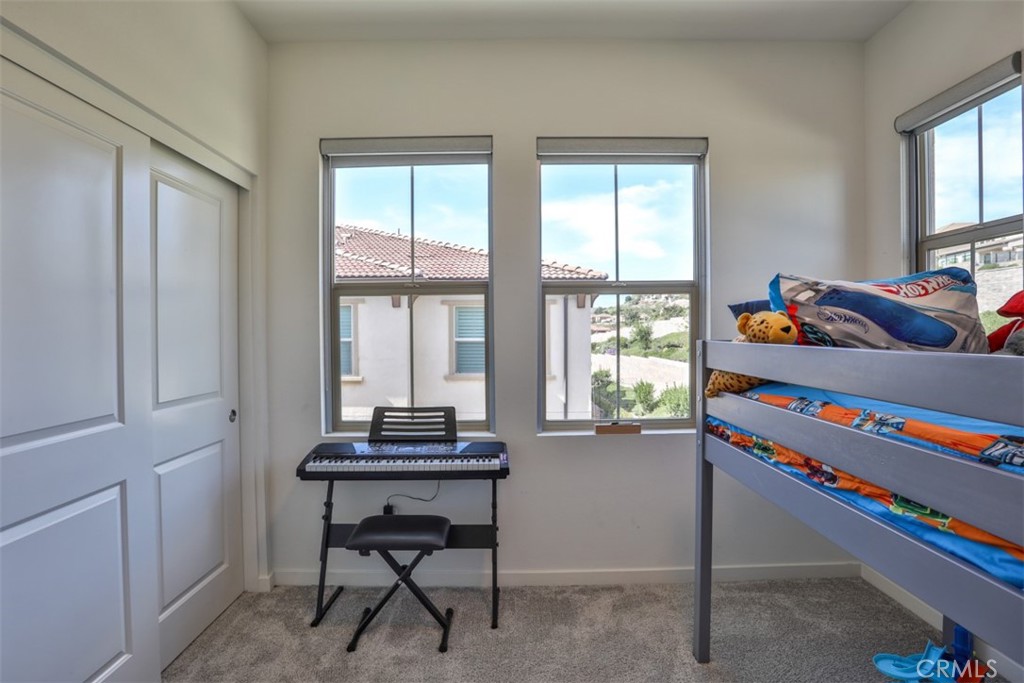 608 White Oaks
