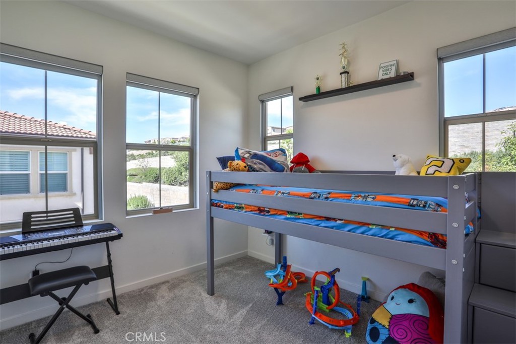 608 White Oaks