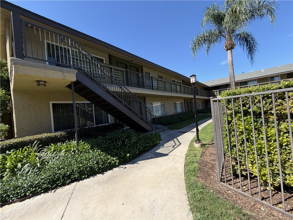 1430 W Lambert Road 382