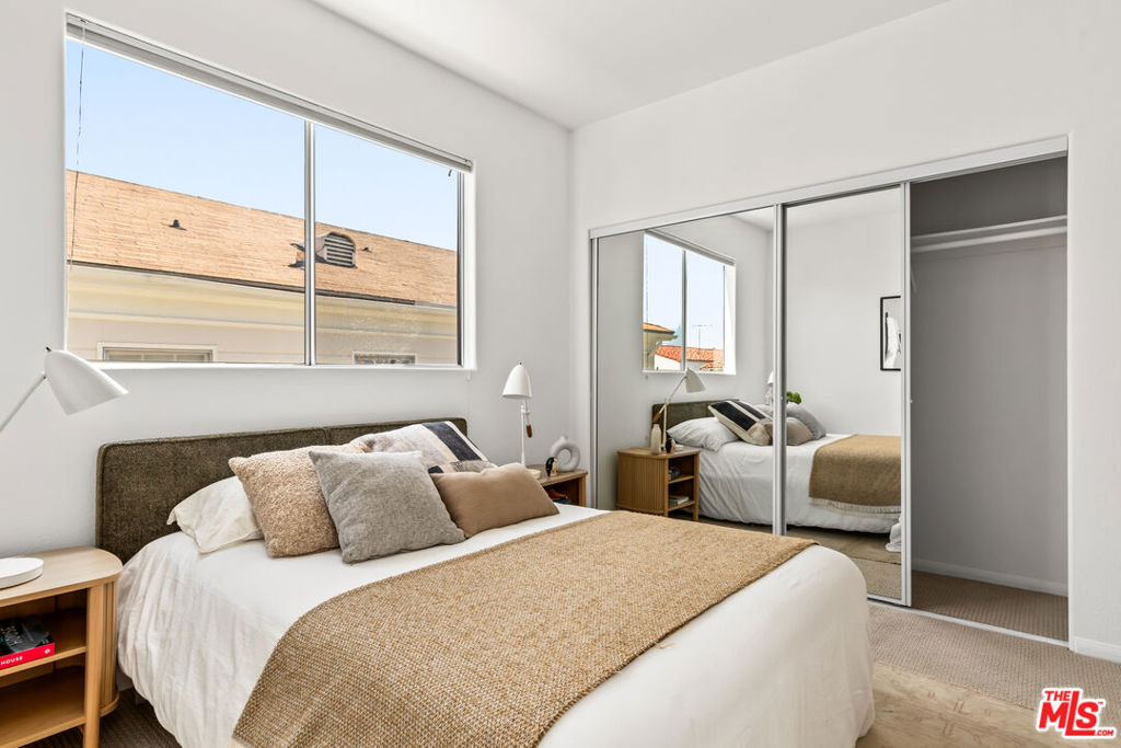 1076 S Orange Grove Avenue 13