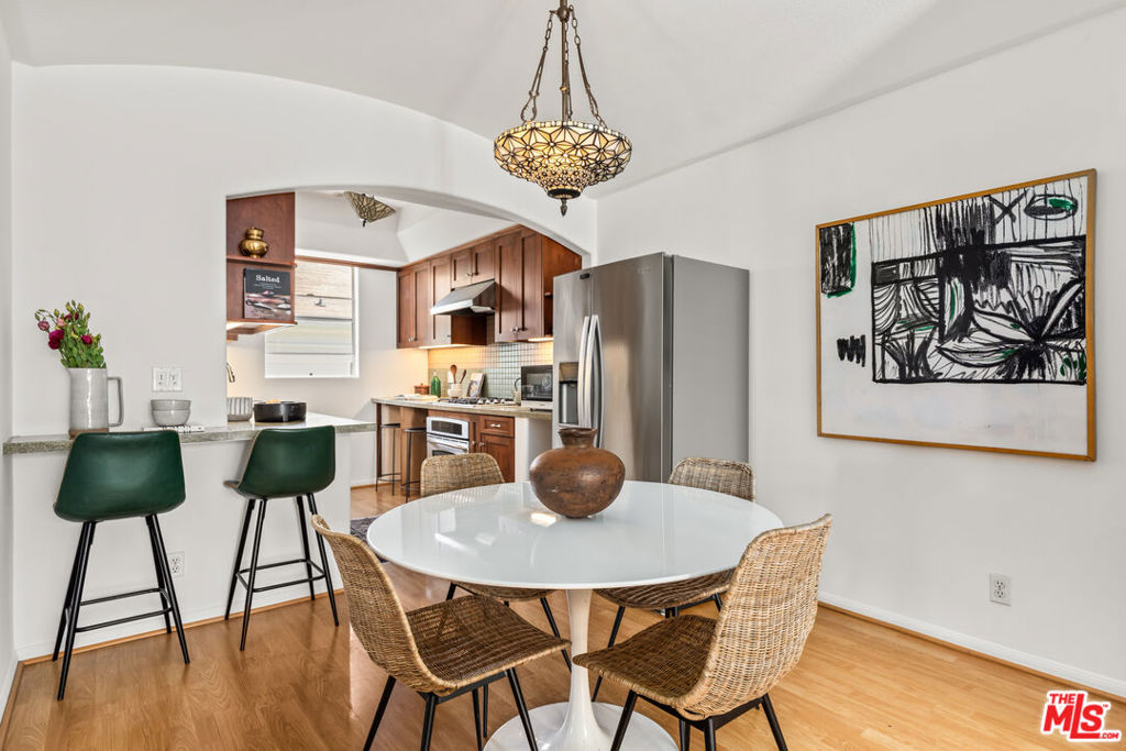 1076 S Orange Grove Avenue 13