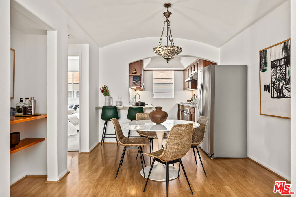 1076 S Orange Grove Avenue 13