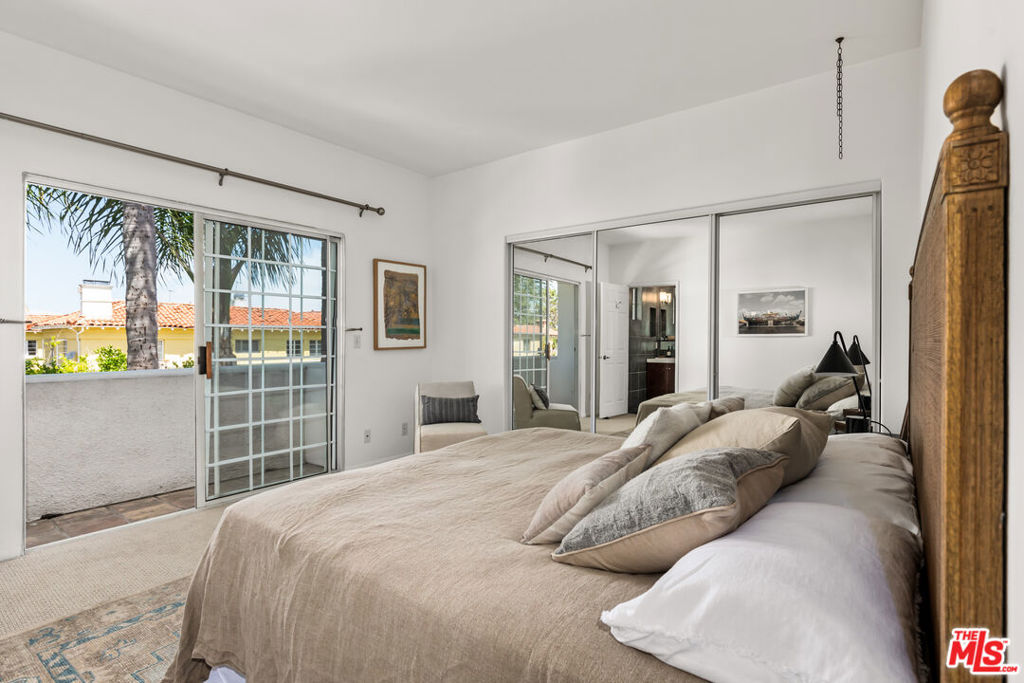 1076 S Orange Grove Avenue 13