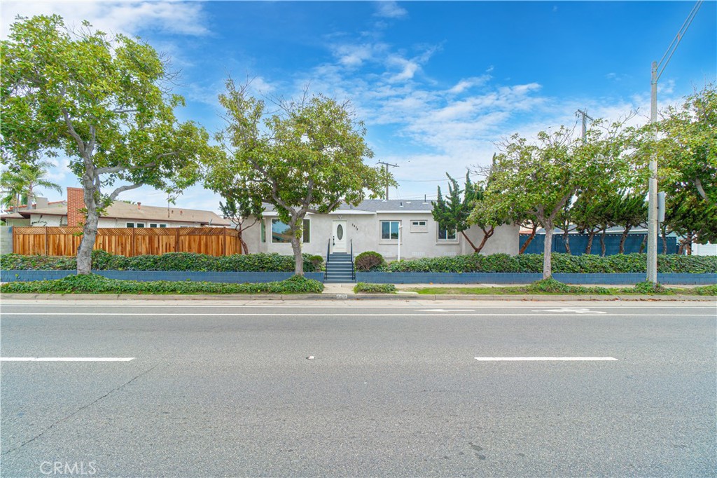 5478 E Pacific Coast