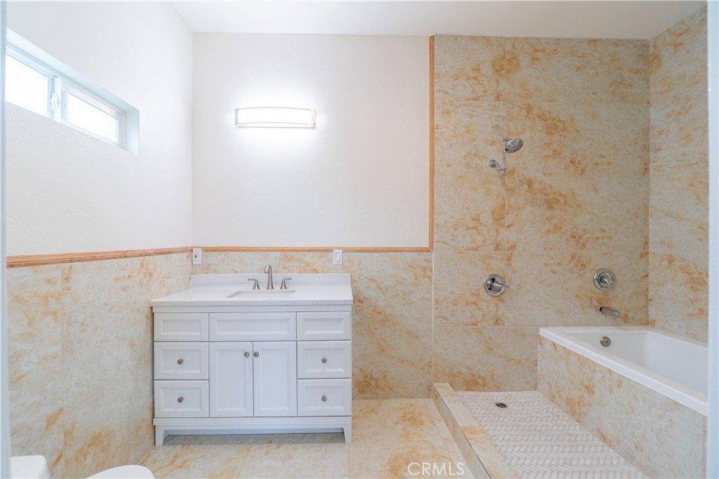 5478 E Pacific Coast