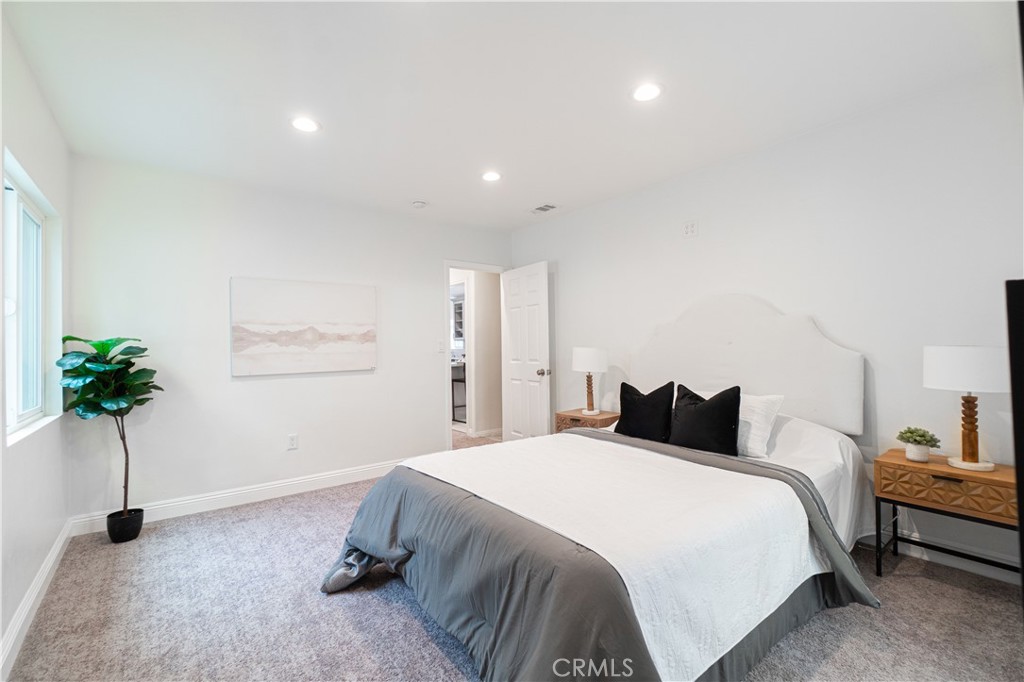 5478 E Pacific Coast