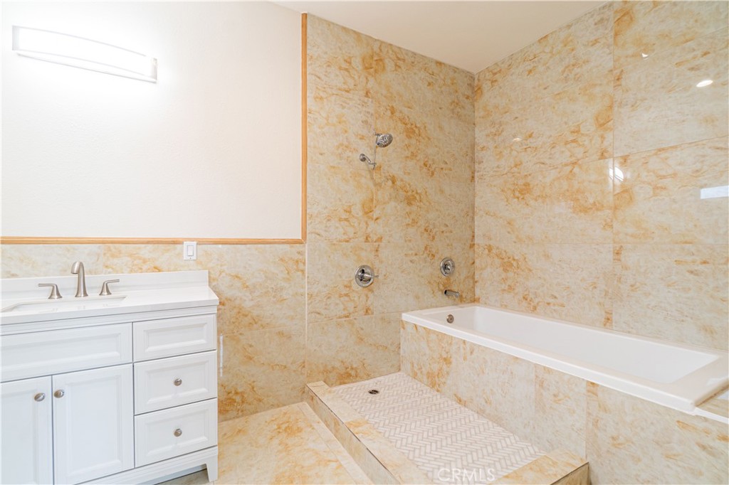 5478 E Pacific Coast