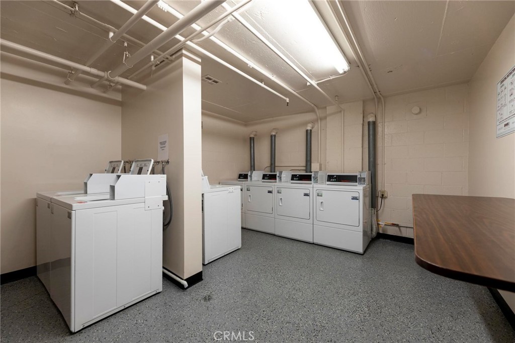 200 S Catalina Avenue Unit: 202