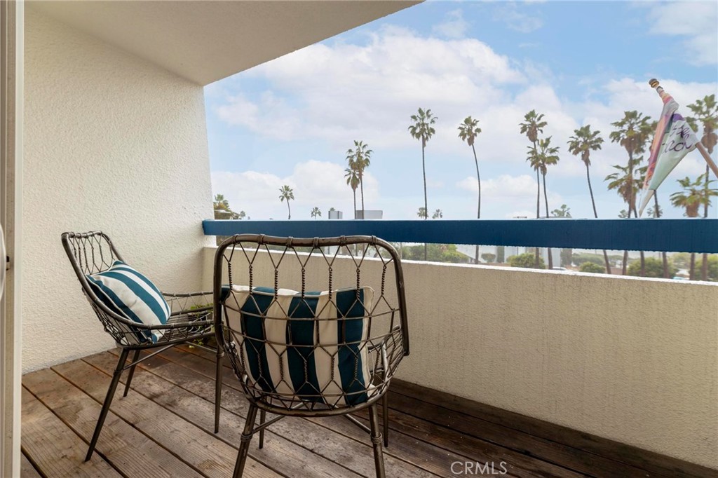 200 S Catalina Avenue Unit: 202