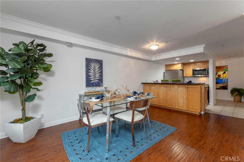 200 S Catalina Avenue Unit: 202