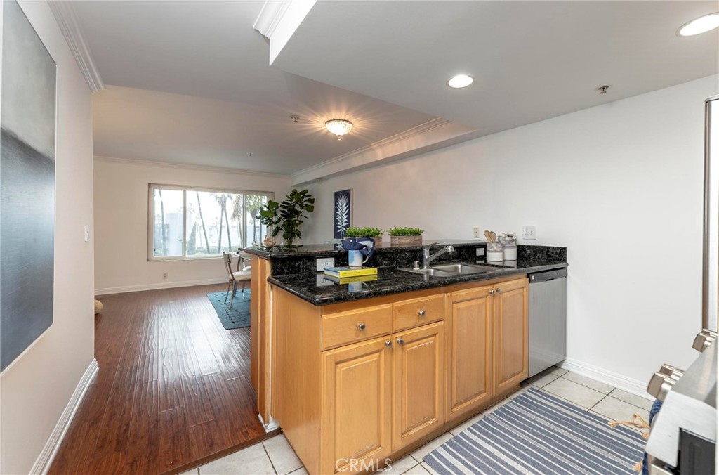 200 S Catalina Avenue Unit: 202