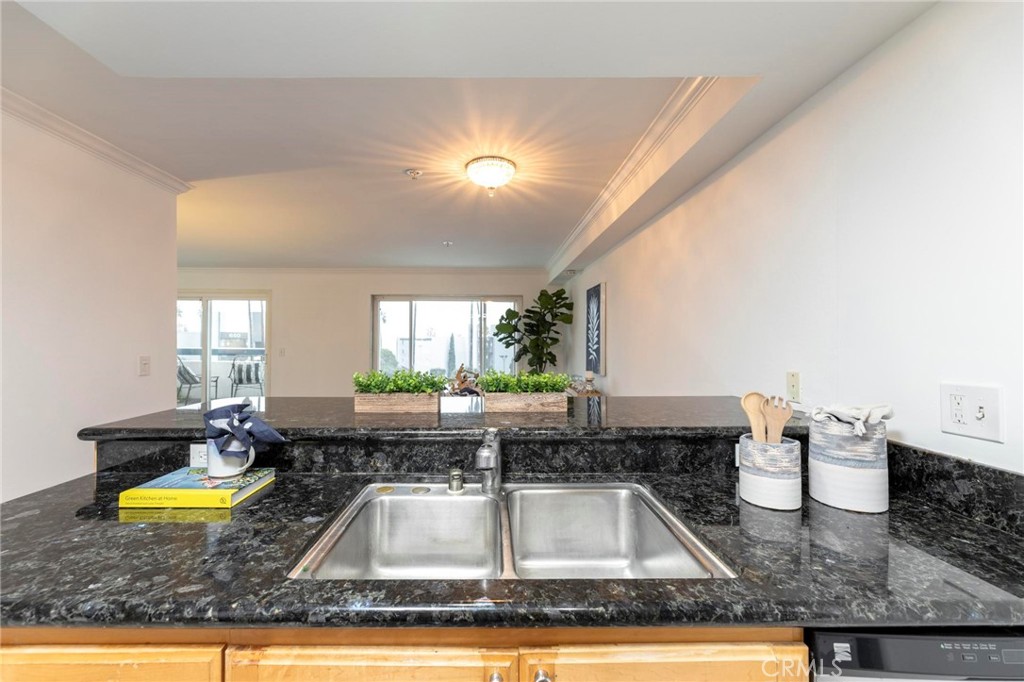 200 S Catalina Avenue Unit: 202