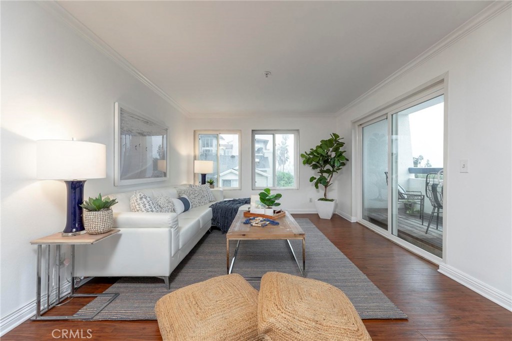 200 S Catalina Avenue Unit: 202